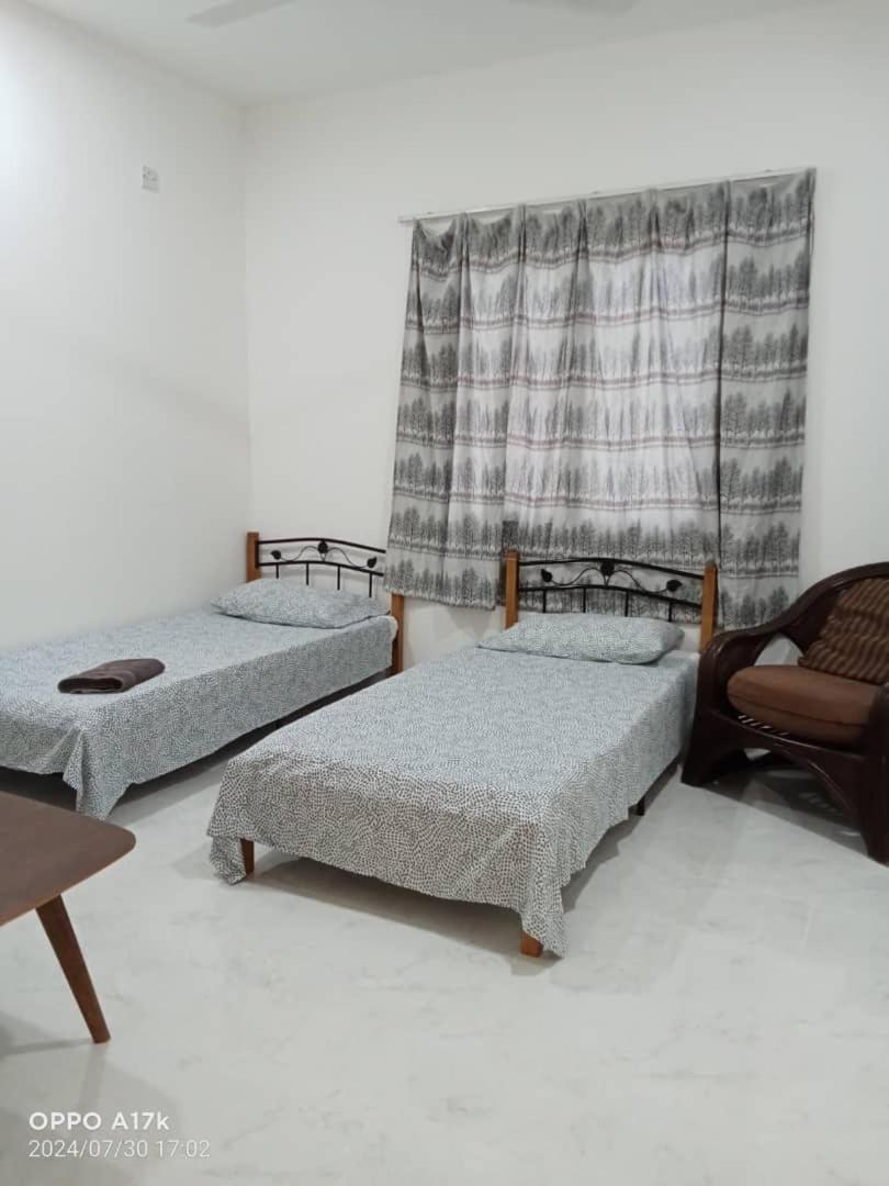 Bilik Umar Apartment Герик Екстериор снимка